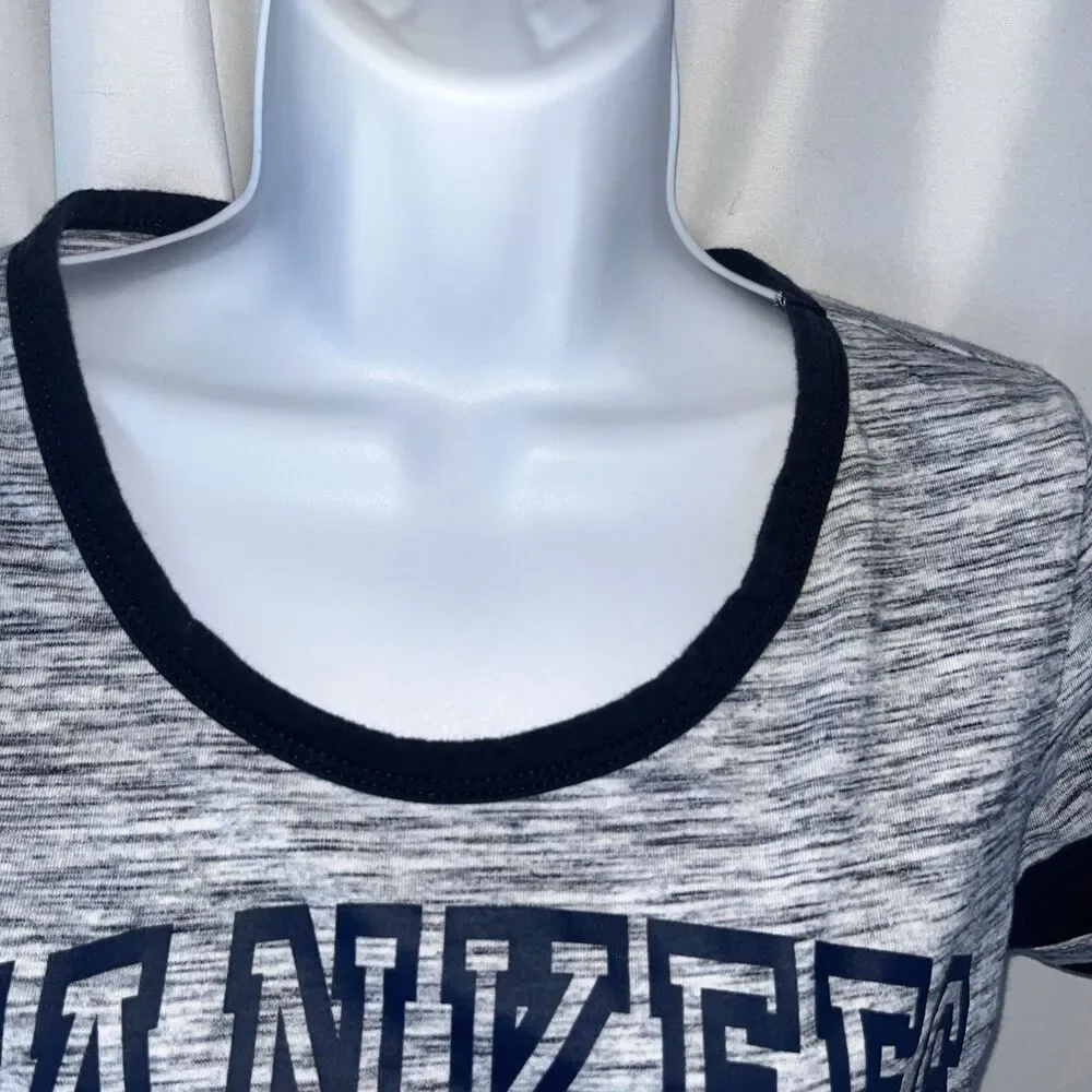 New Era Women’s Size XS New York Yankees Shirt Sports Space Dye Baseball
